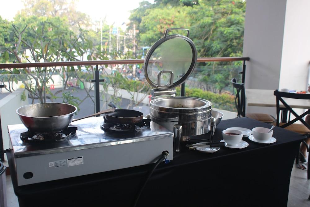 Rivoli Hotel Jakarta Buitenkant foto