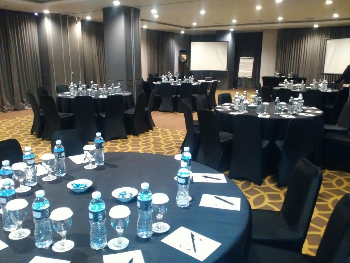 Rivoli Hotel Jakarta Buitenkant foto