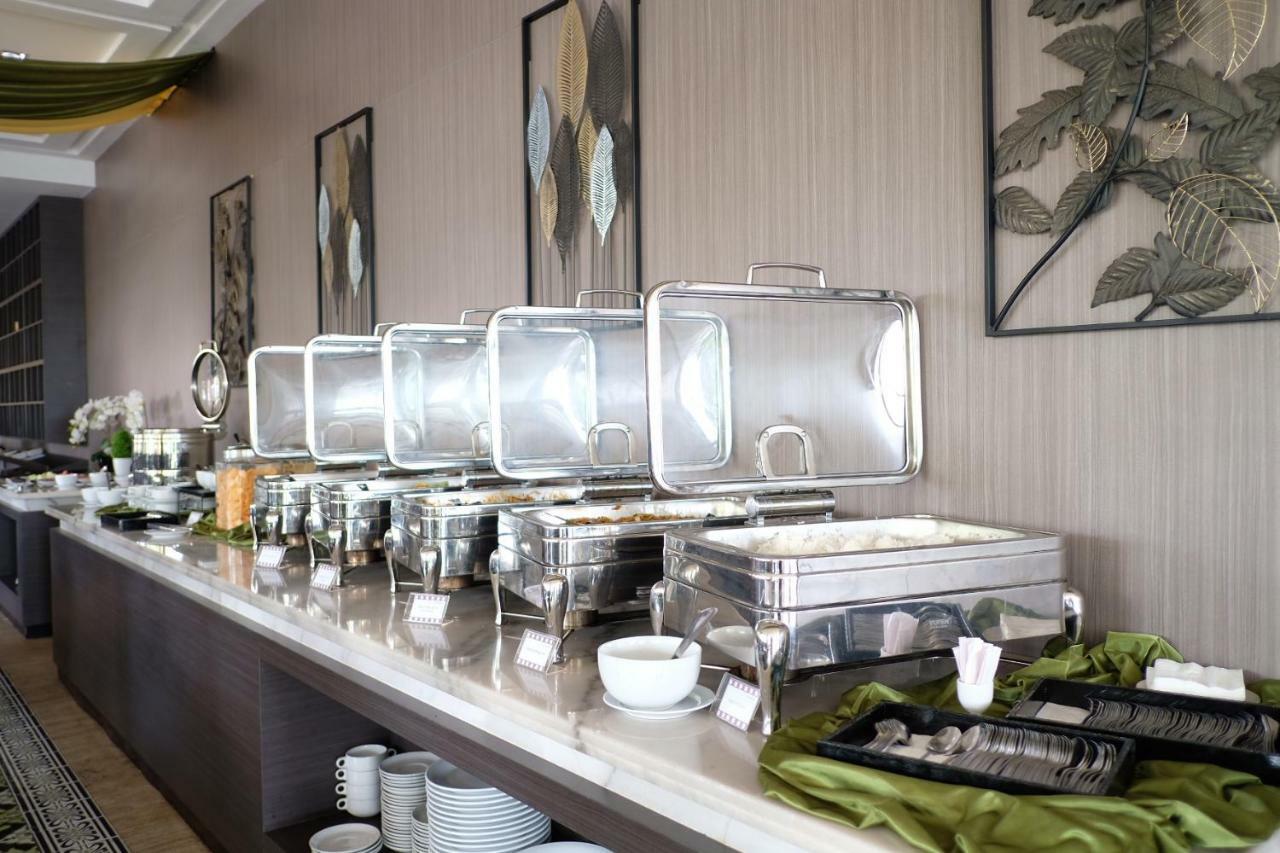 Rivoli Hotel Jakarta Buitenkant foto